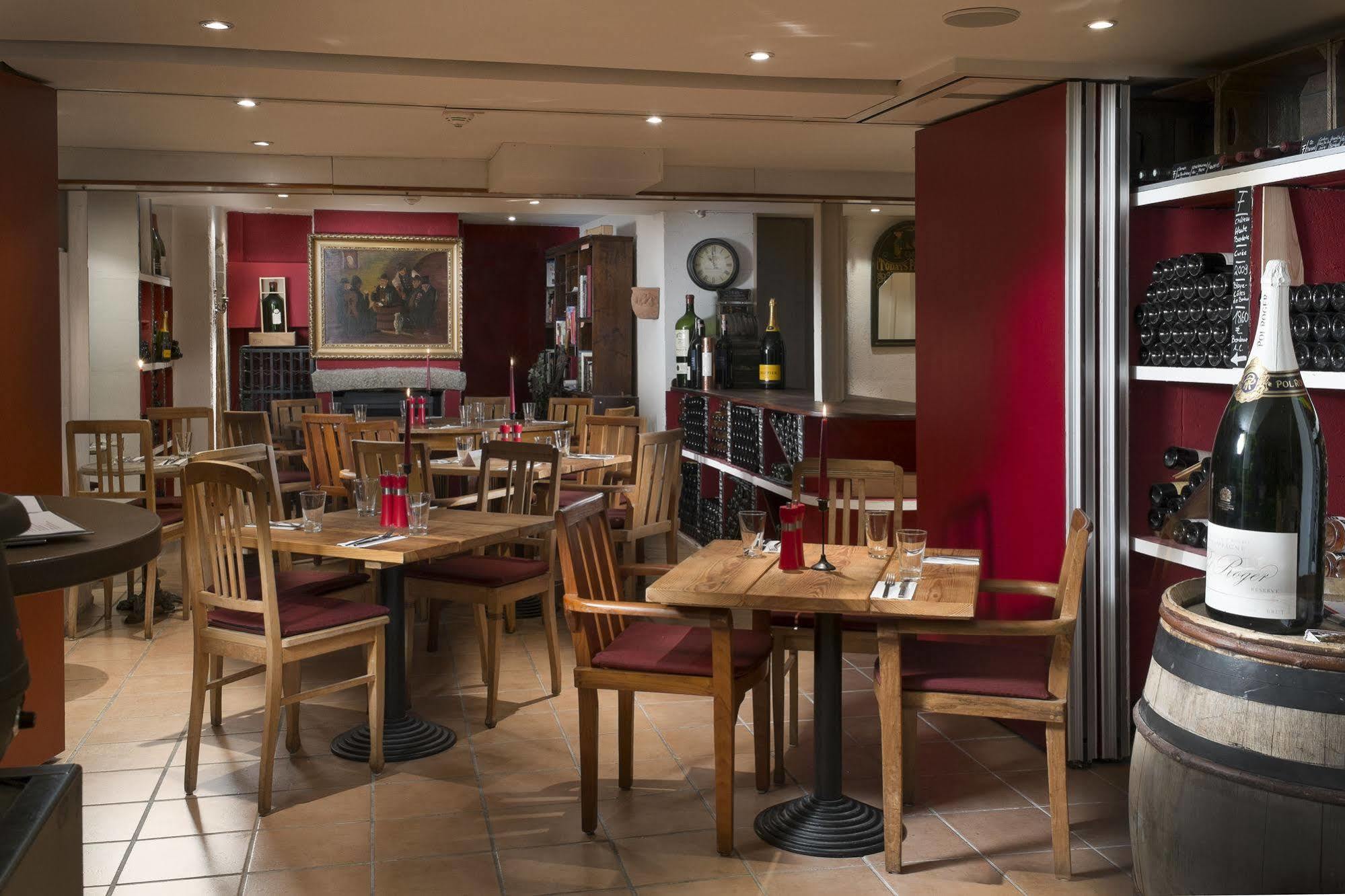 Baseler Hof Отель 4*