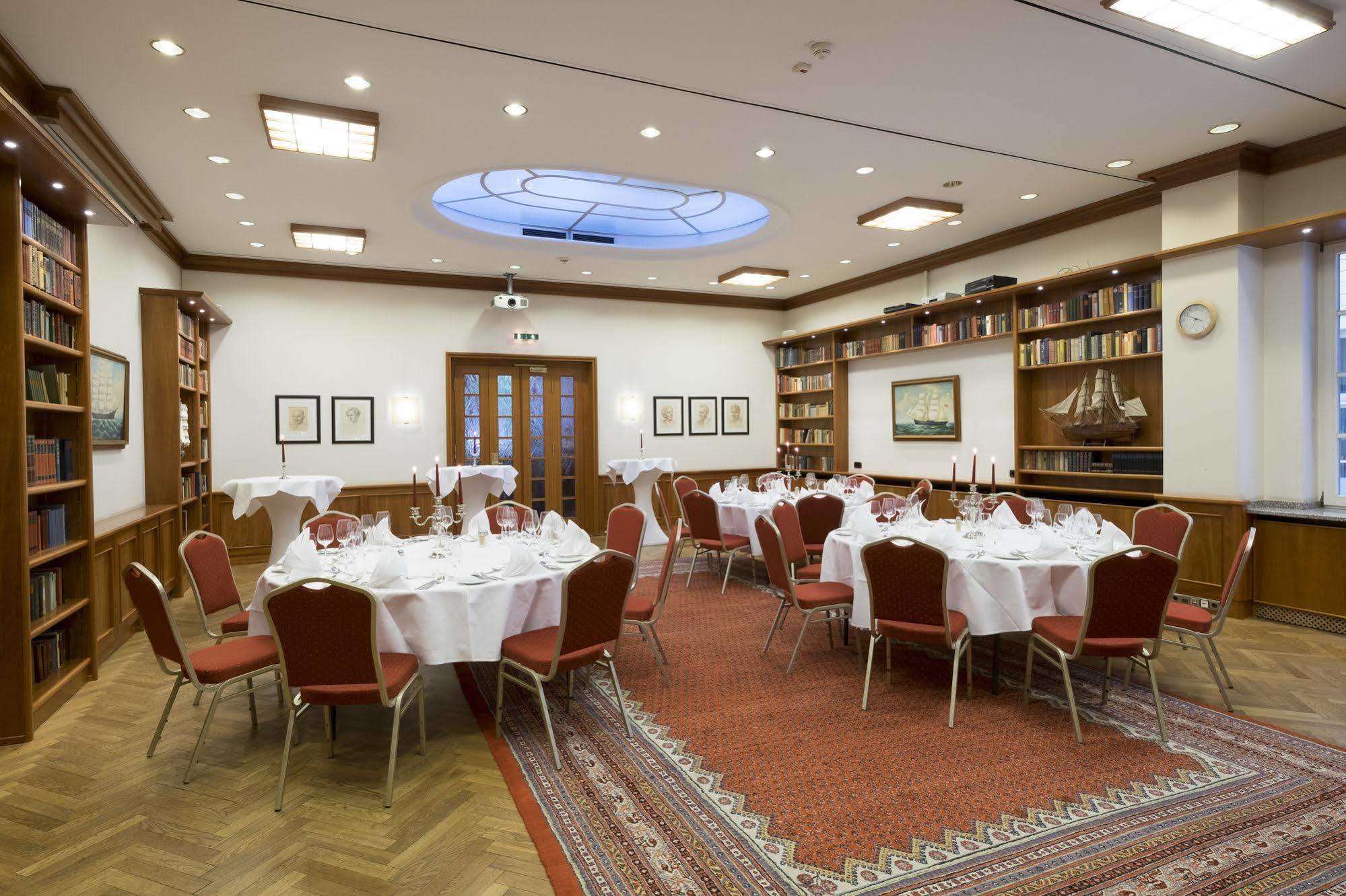 Baseler Hof Отель